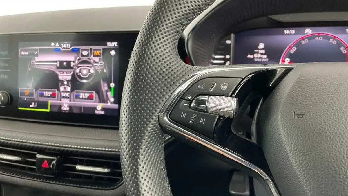 2022-skoda-fabia-10-tsi-monte-carlo-110ps-big-20