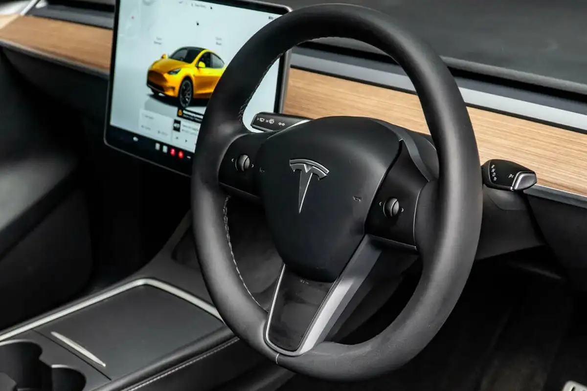 2023-tesla-model-y-e-performance-big-25