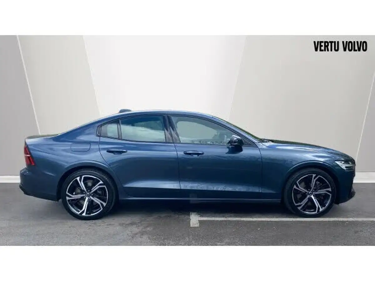 2023-volvo-s60-20-b5-ultimate-247bhp-awd-dark-theme-big-2