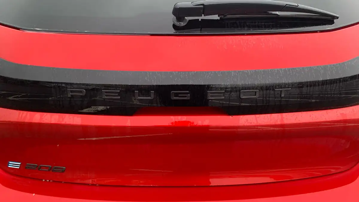2024-peugeot-208-e-e-style-big-25