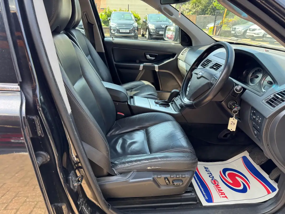 2013-volvo-xc90-24td-se-big-11