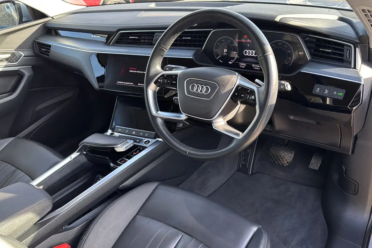 2022-audi-e-tron-55e-technik-station-wagon-big-8