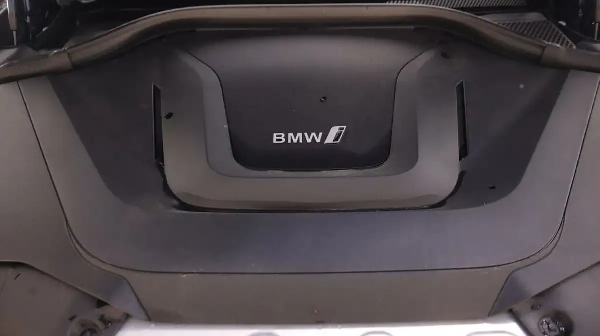 2022-bmw-ix3-e-premier-edition-big-19