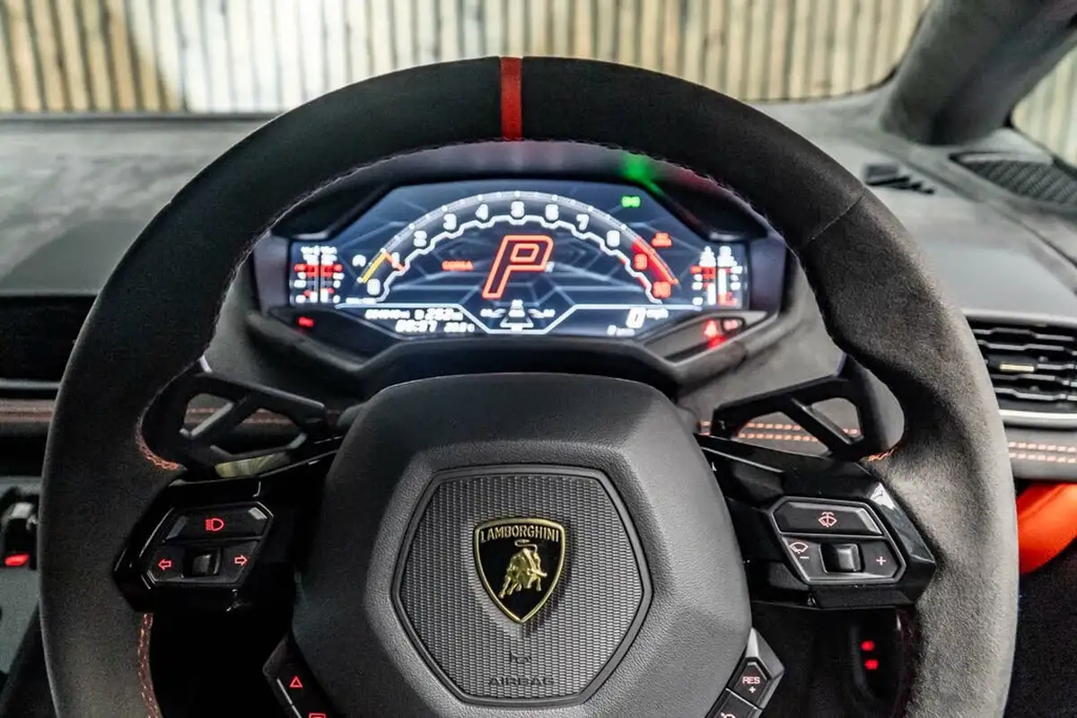 2023-lamborghini-huracan-52-tecnica-big-32