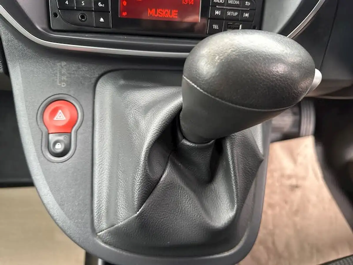 2018-renault-kangoo-maxi-e-maxi-ze33-panel-big-41