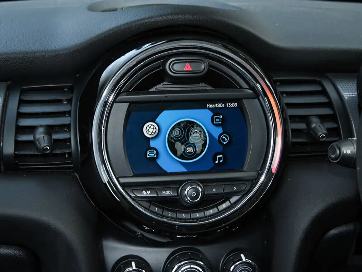 2019-mini-cooper-15-cooper-classic-hatchback-5d-big-18
