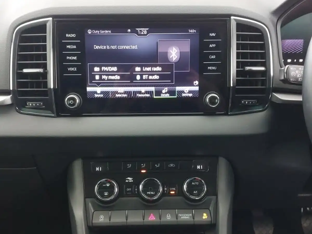 2022-skoda-karoq-10-tsi-se-drive-big-13