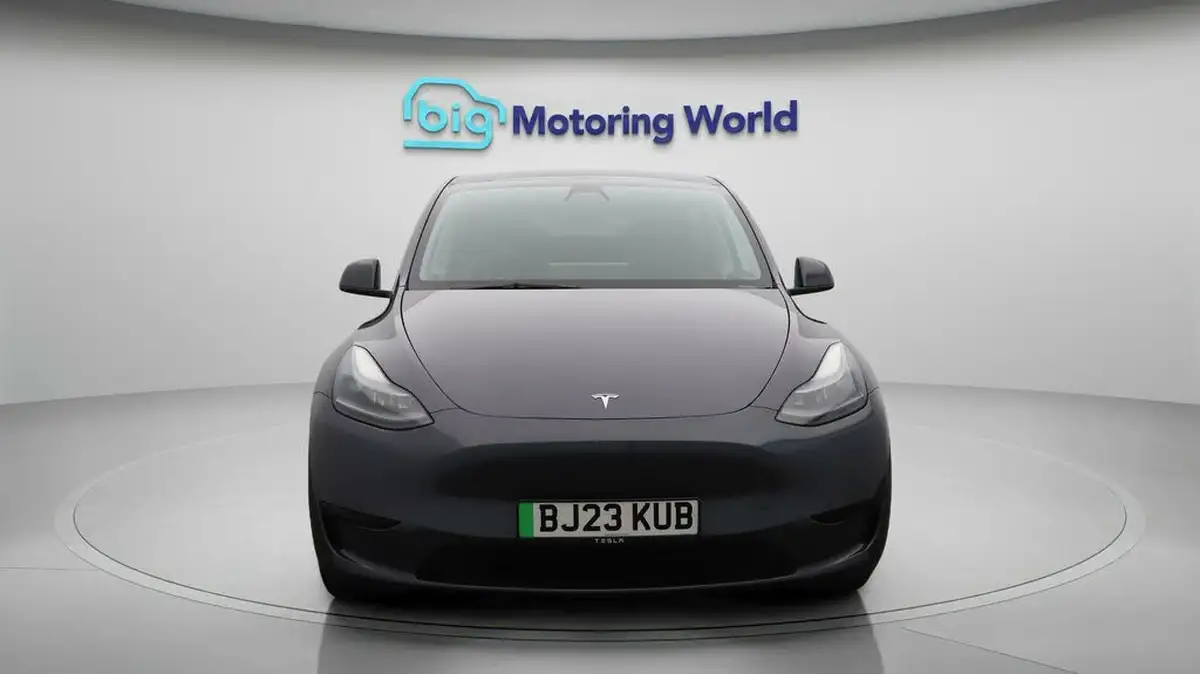 2023-tesla-model-y-e-rwd-big-2