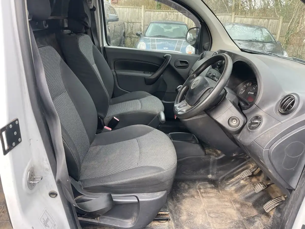 2014-mercedes-benz-citan-15-cdi-109-compact-panel-van-big-10