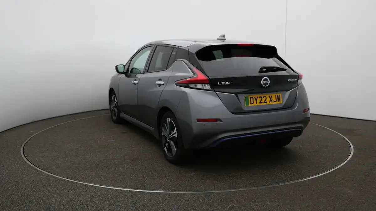 2022-nissan-leaf-e-tekna-big-54