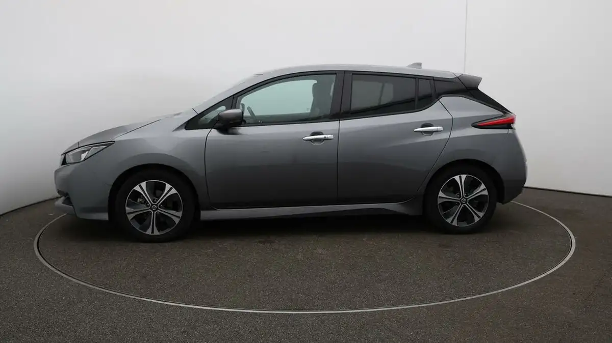 2022-nissan-leaf-e-tekna-big-58