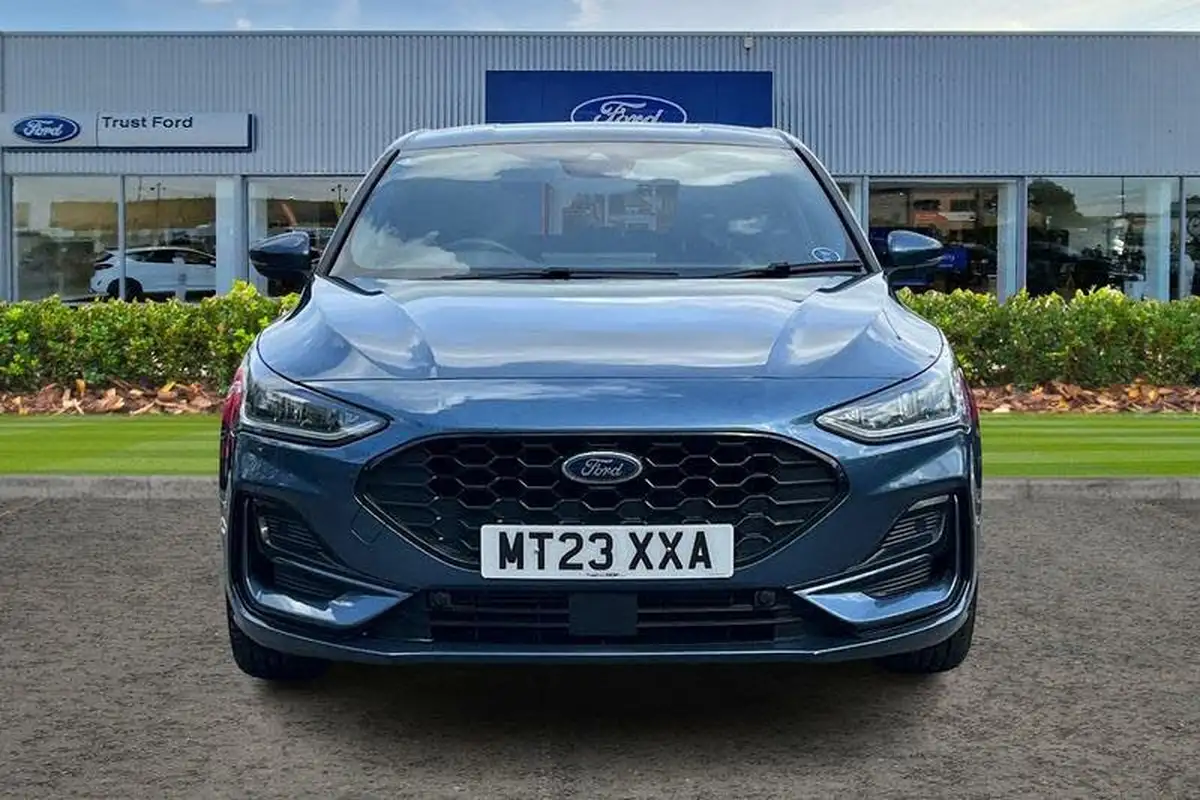 2023-ford-focus-10t-st-line-125ps-hatchback-big-5