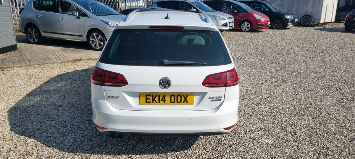2014-volkswagen-golf-20tdi-gt-estate-5d-dsg-big-4