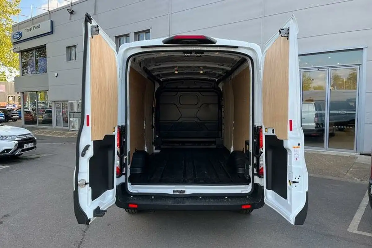 2024-ford-transit-e-350-l3h2-trend-184ps-68kwh-big-5