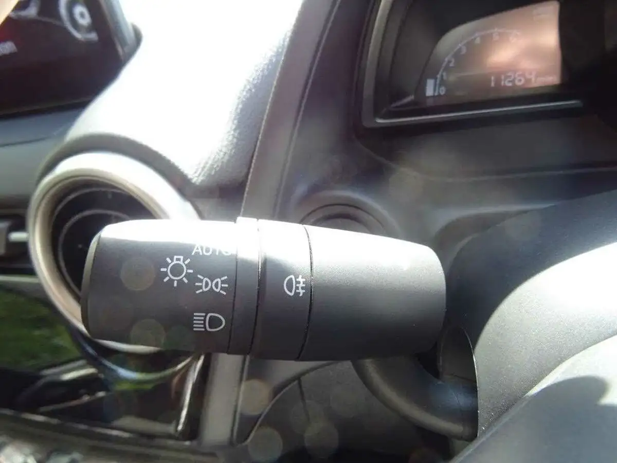 2022-mazda-mazda2-15-e-skyactiv-g-se-l-big-36