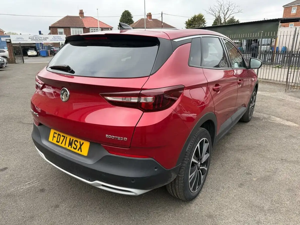 2021-vauxhall-grandland-x-15td-elite-nav-big-3