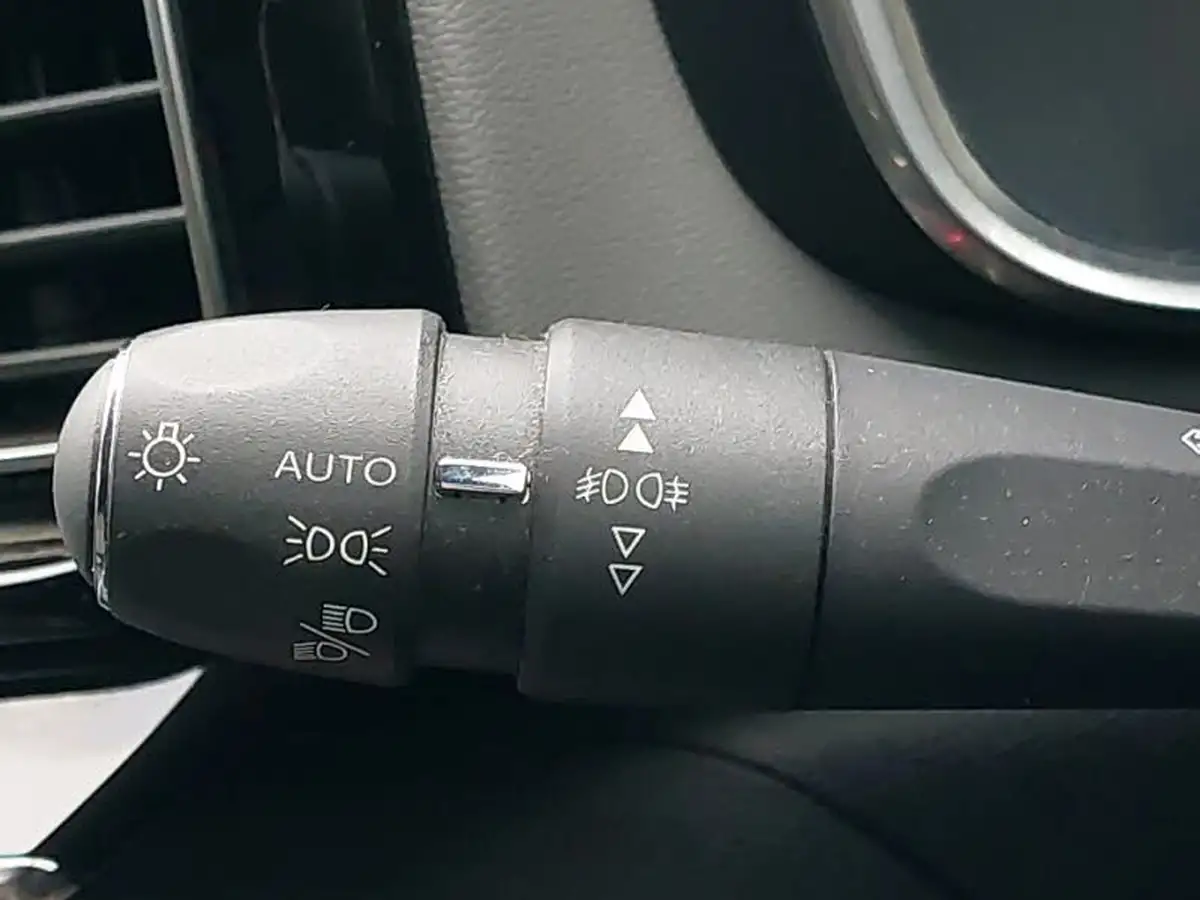 2021-citroen-c5-aircross-12-puretech-shine-big-18