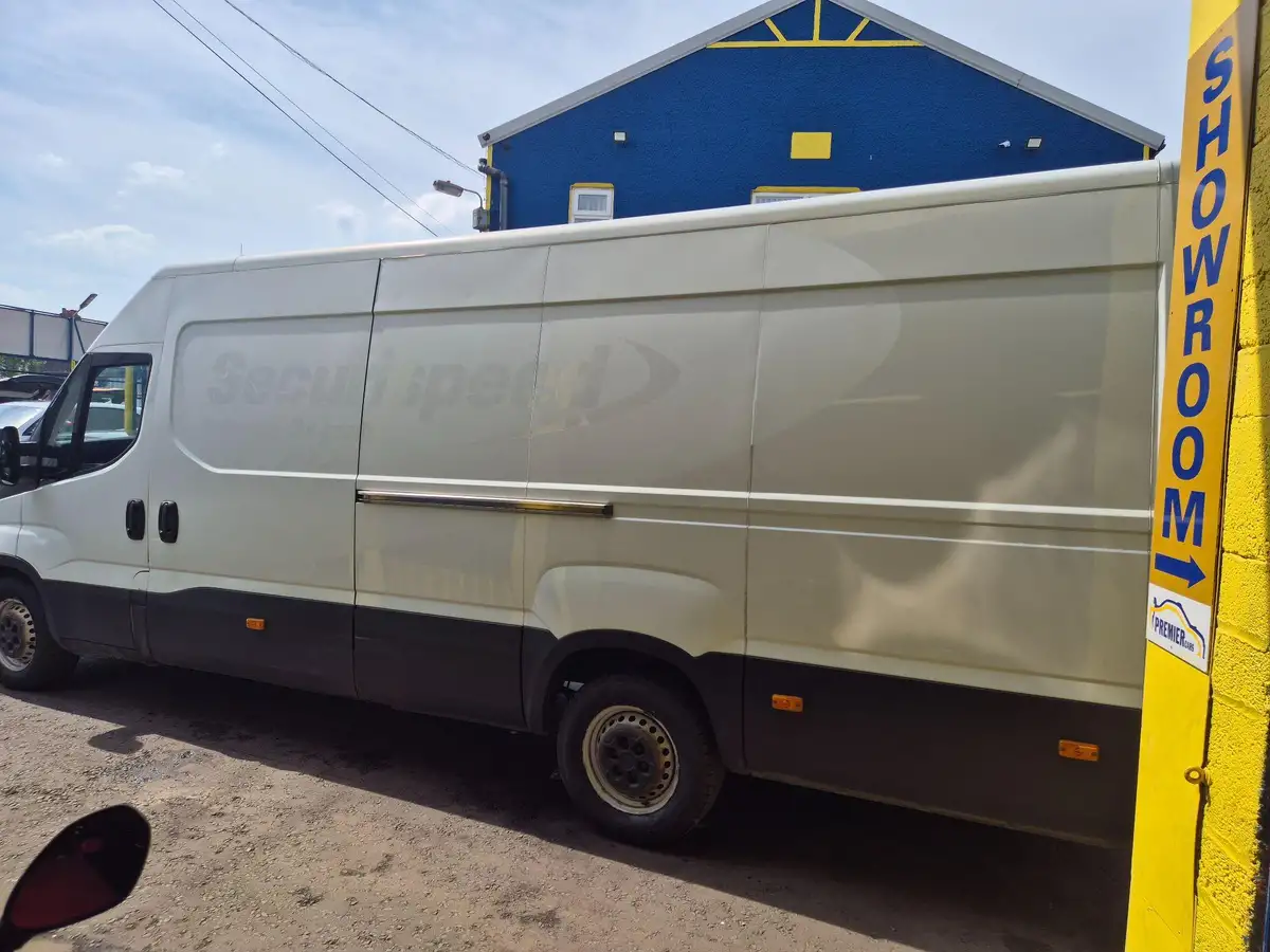 2019-iveco-daily-s-class-23td-35s14v-3520lmm-h3-big-3