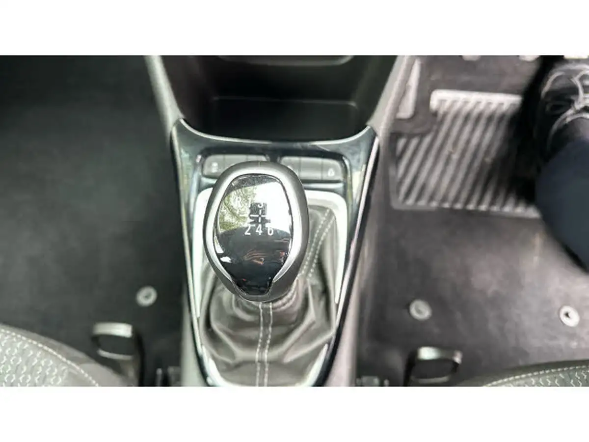 2022-vauxhall-crossland-12-design-110ps-big-23