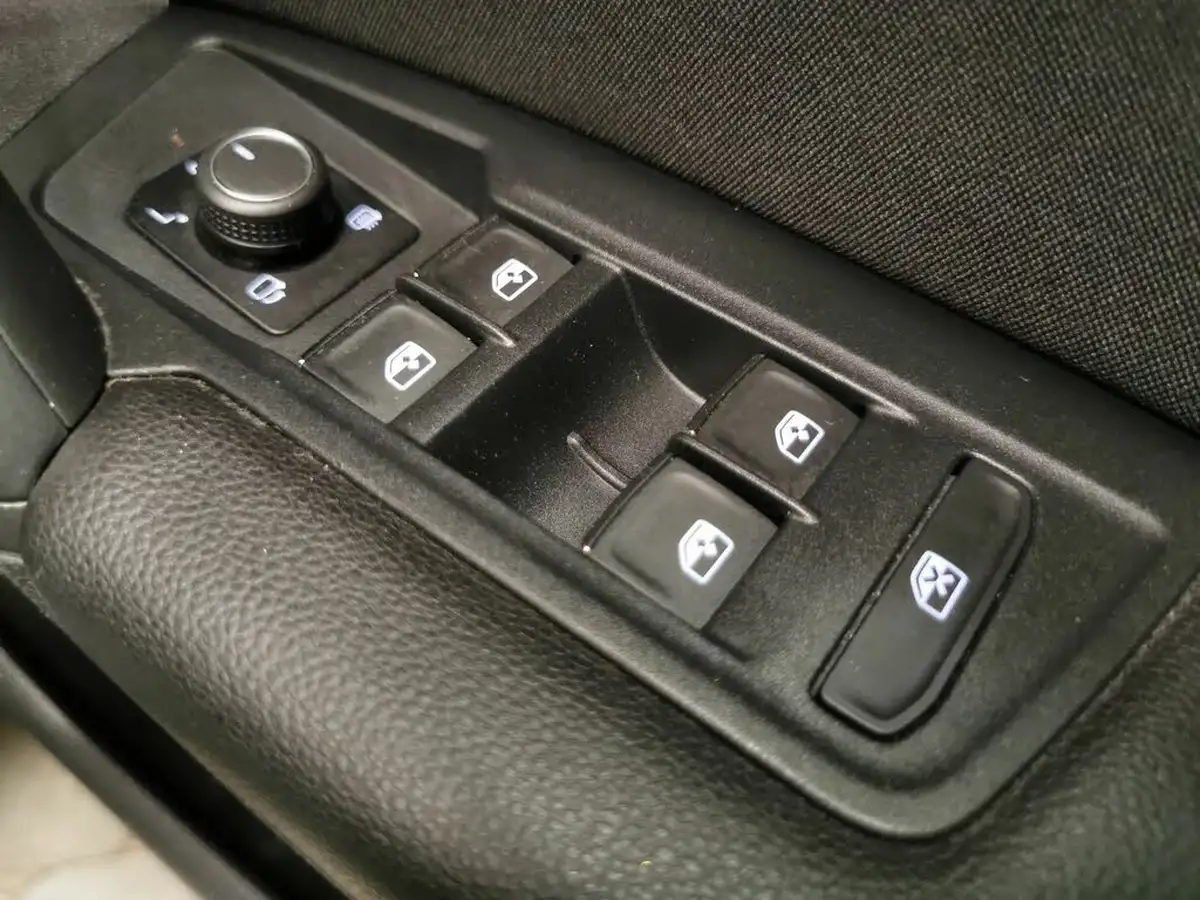 2020-volkswagen-tiguan-allspace-20bitdi-sel-big-16