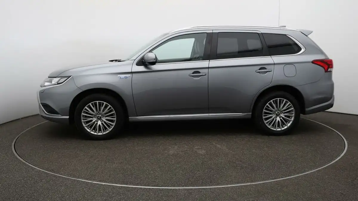 2020-mitsubishi-outlander-24-dynamic-phev-big-56