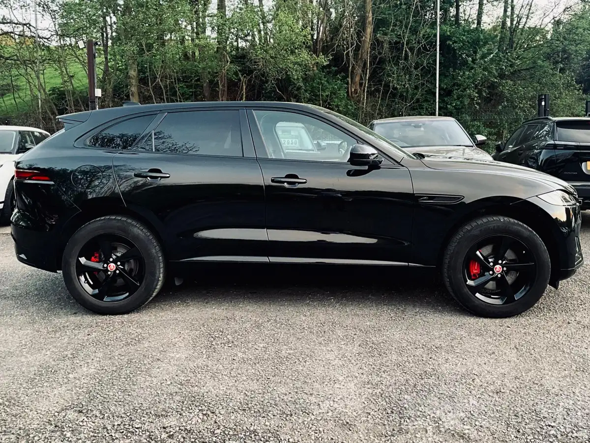 2022-jaguar-f-pace-20-d200-r-dynamic-s-big-1