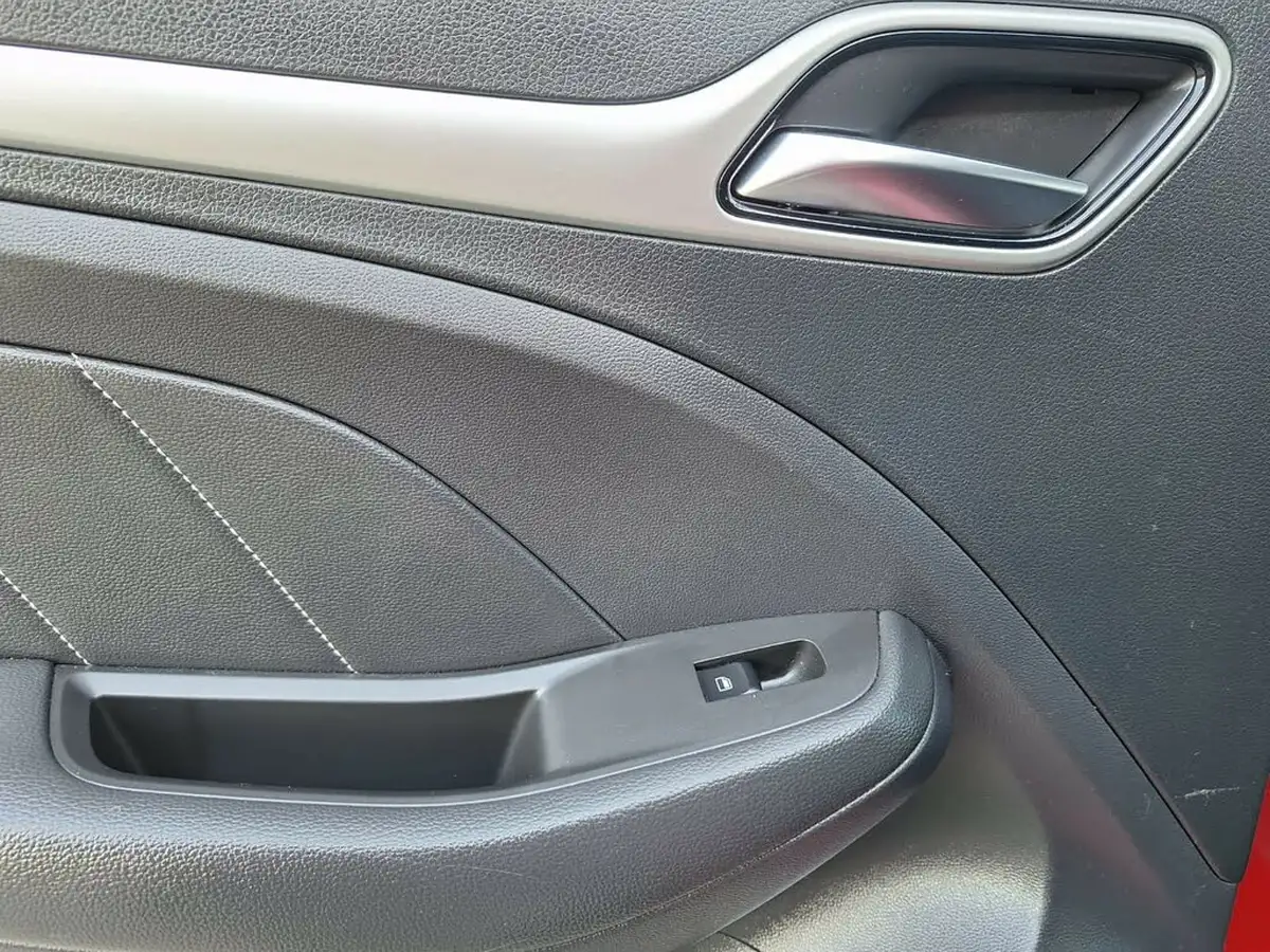 2019-mg-zs-suv-10t-gdi-excite-111ps-big-13