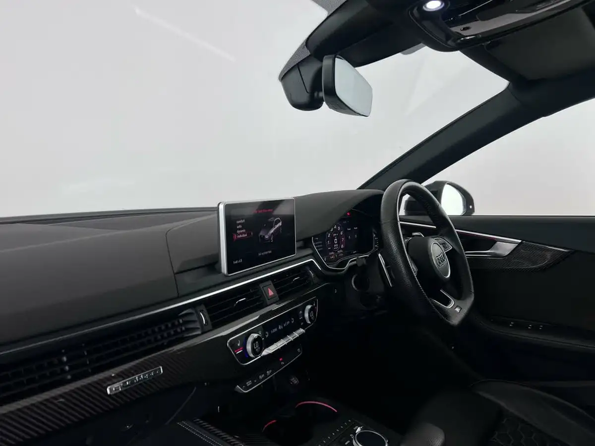 2018-audi-rs4-avant-29-tfsi-quattro-big-13