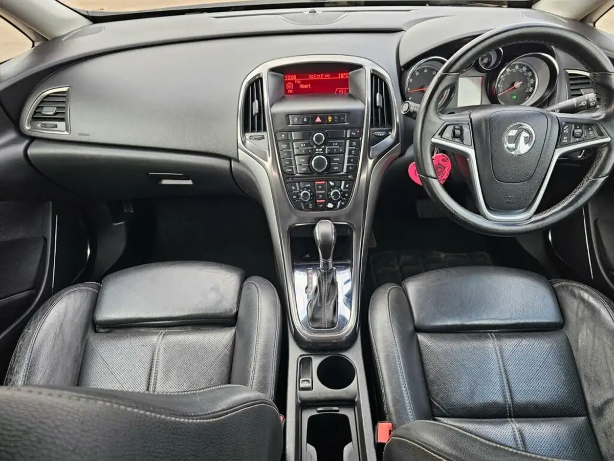 2010-vauxhall-astra-16-elite-16v-vvt-115ps-auto-big-2