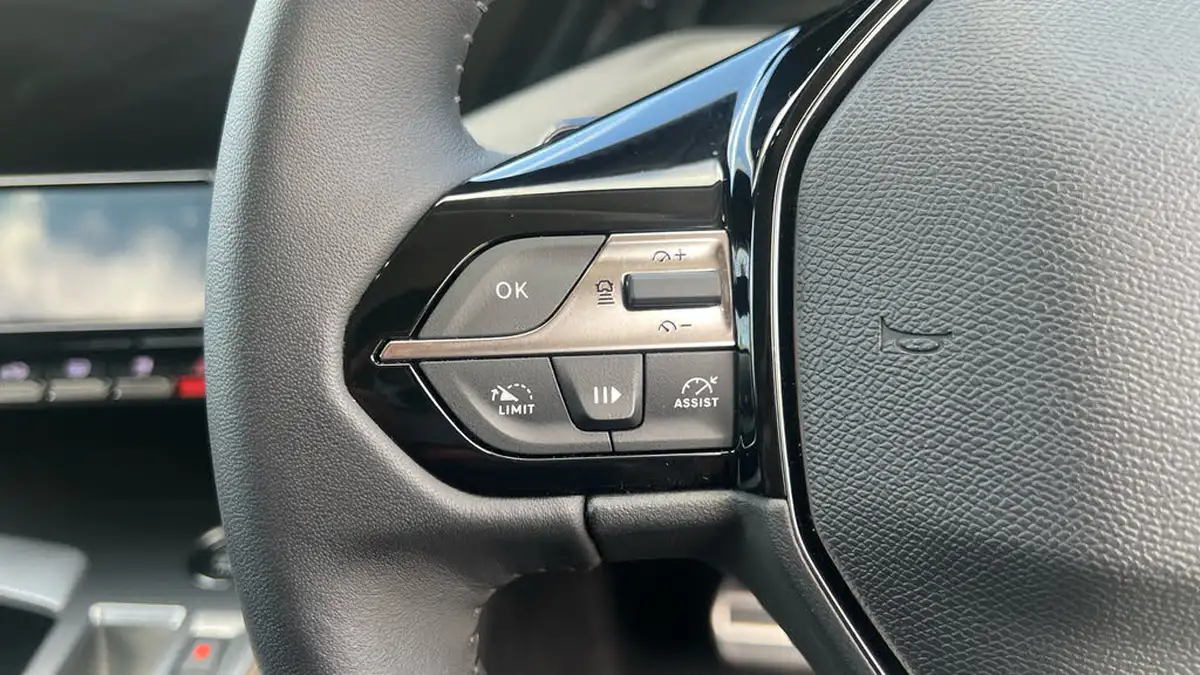 2023-peugeot-308-15-bluehdi-allure-premium-130ps-big-22