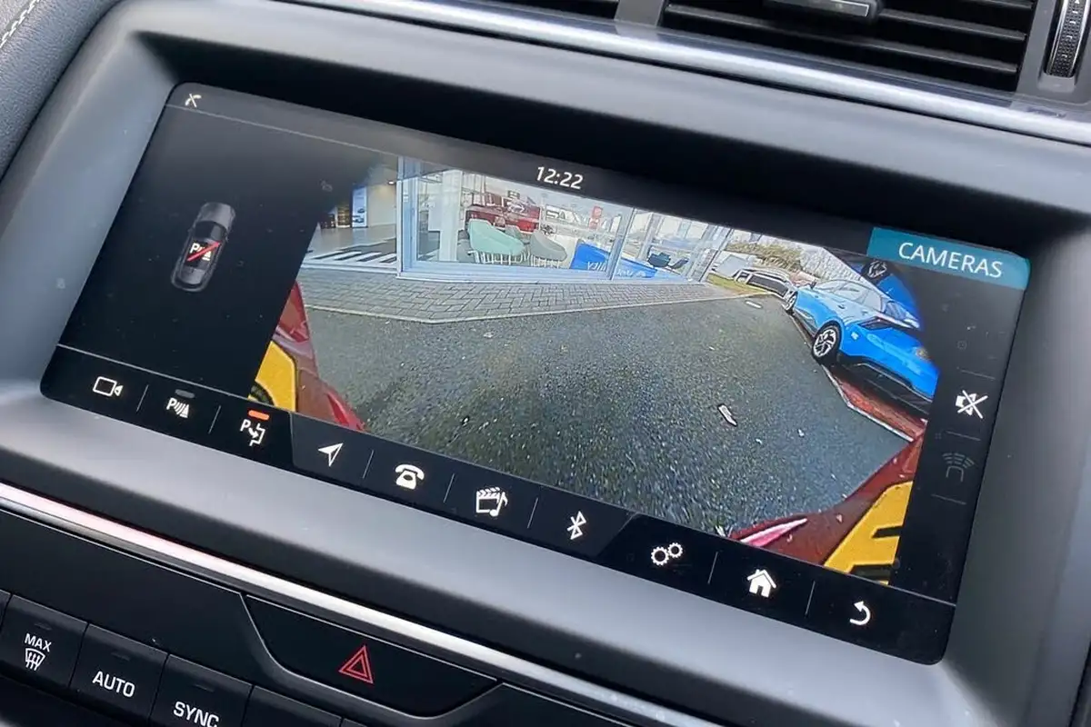 2019-jaguar-e-pace-20-i4d-r-dynamic-se-150ps-awd-auto-big-12