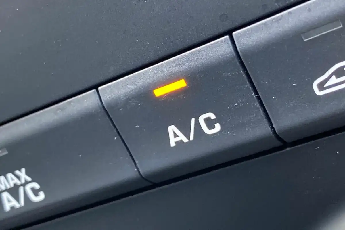 2019-jaguar-e-pace-20-i4d-r-dynamic-se-150ps-awd-auto-big-36