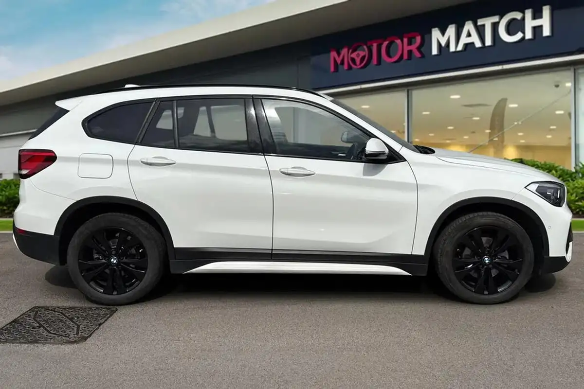 2021-bmw-x1-15-sdrive18i-sport-big-2