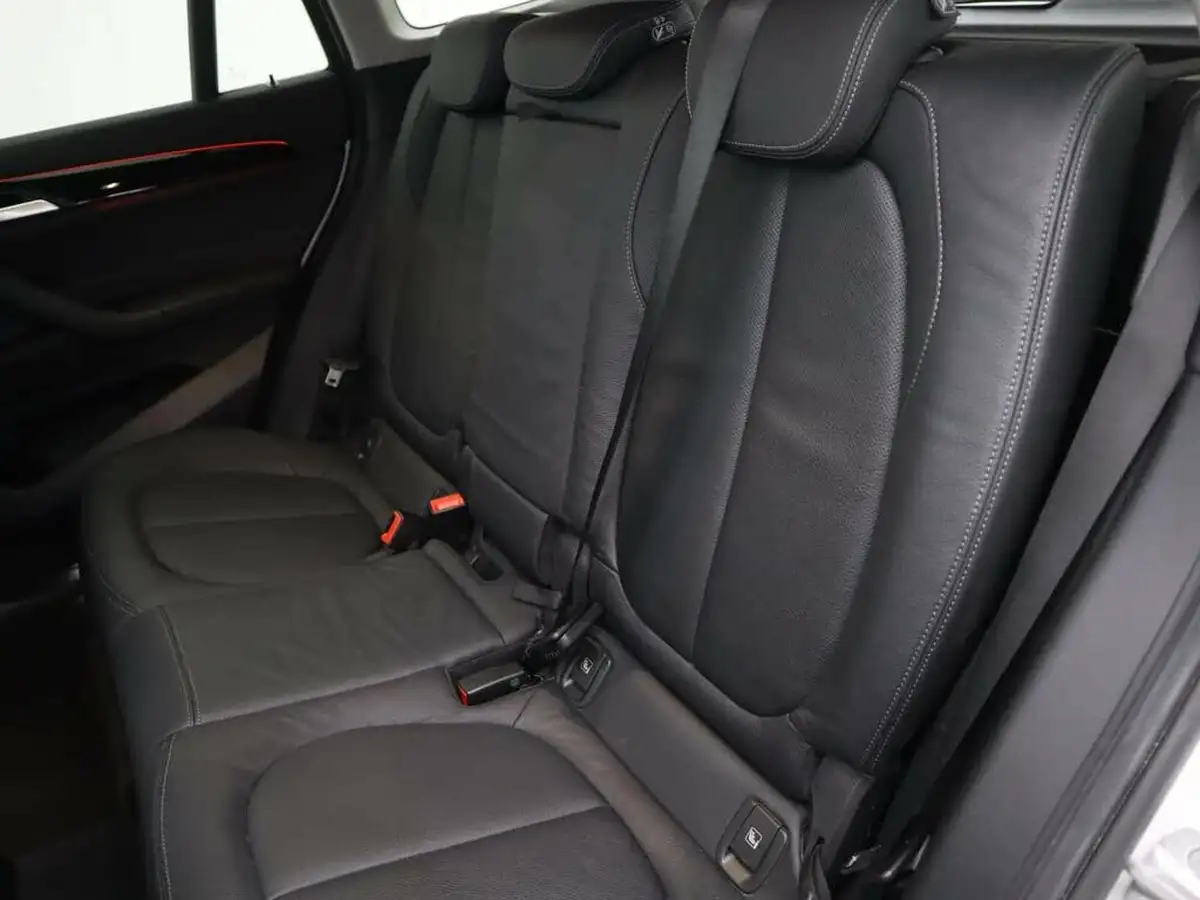 2021-bmw-x1-15-sdrive18i-xline-big-10