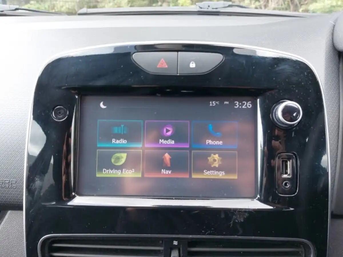 2018-renault-clio-12-dynamique-nav-big-9