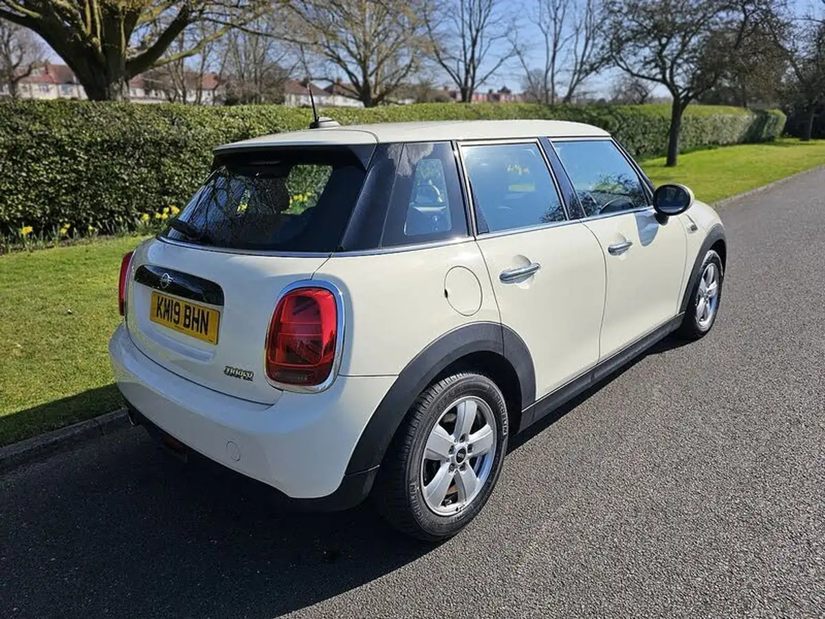 2019-mini-cooper-15-cooper-classic-hatchback-5d-big-2