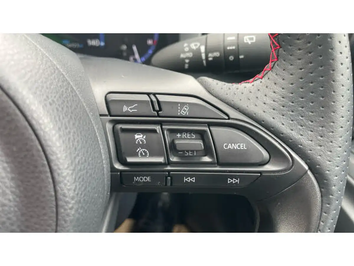 2023-toyota-yaris-cross-15-vvt-i-gr-sport-big-34