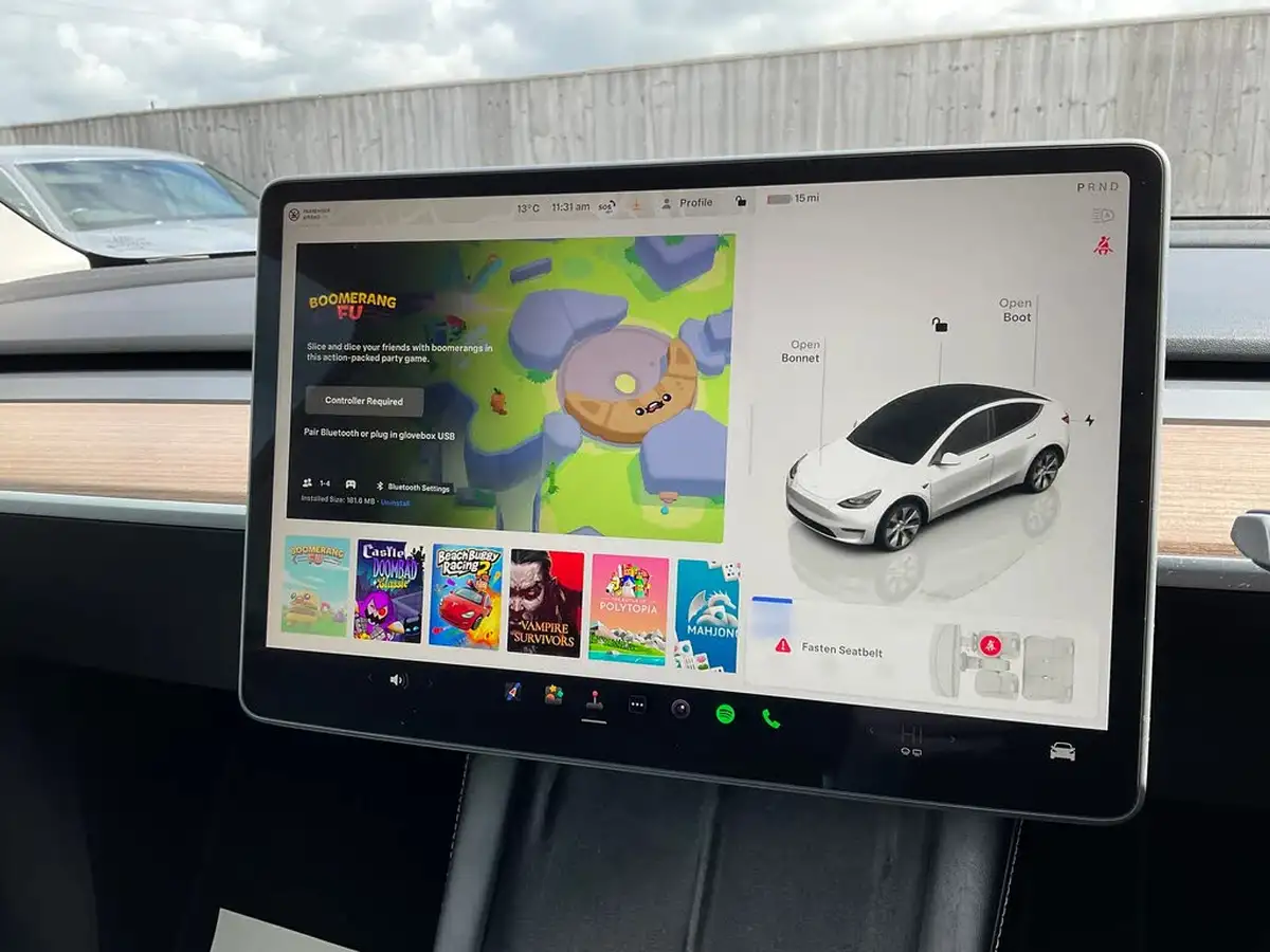 2024-tesla-model-y-e-rwd-big-25