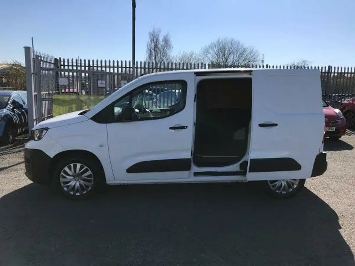 2020-peugeot-partner-15-bluehdi-1000-professional-100ps-eu6dt-panel-big-7