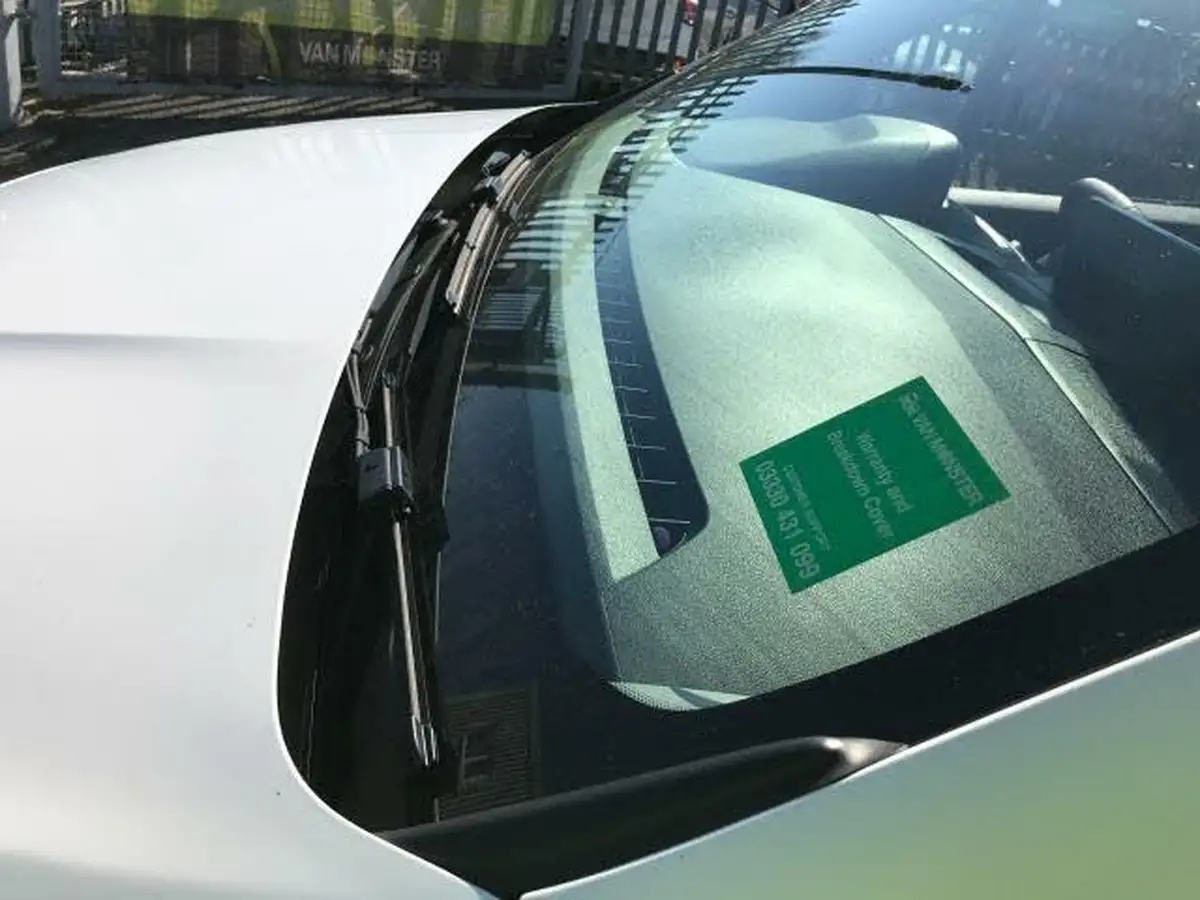 2020-peugeot-partner-15-bluehdi-1000-professional-100ps-eu6dt-panel-big-31