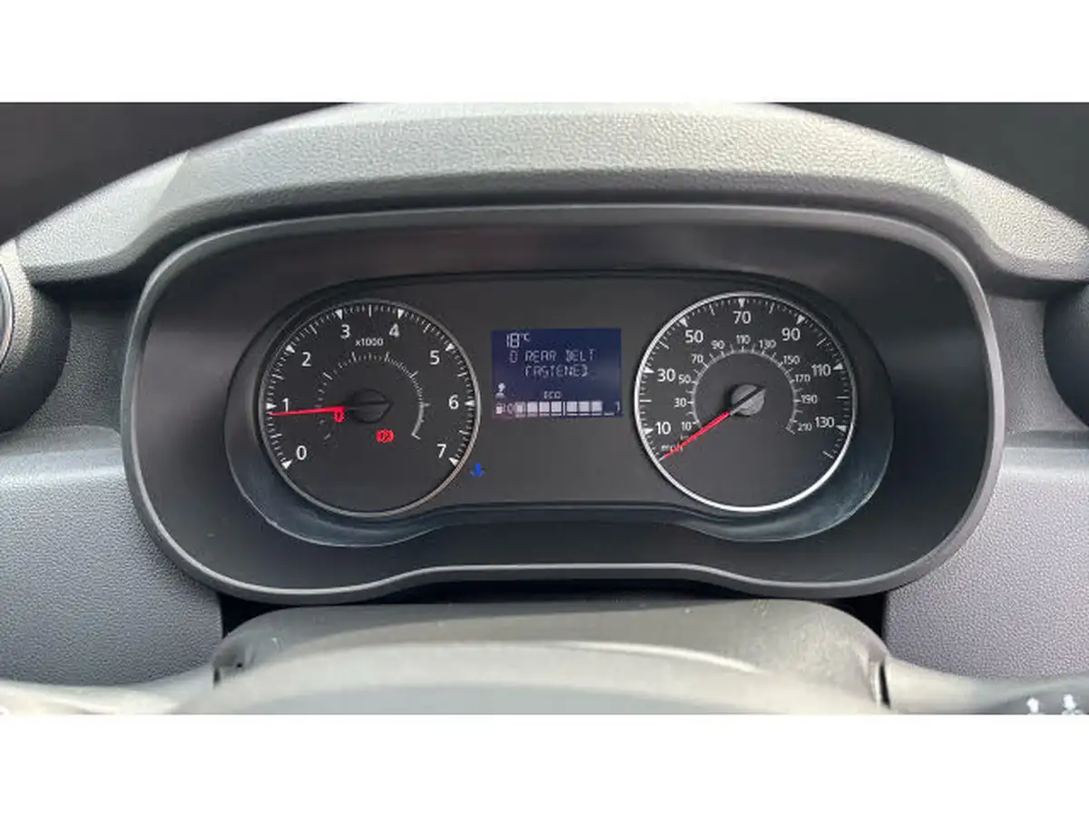2021-dacia-duster-10-tce-essential-100bhp-ss-station-wagon-5d-big-17