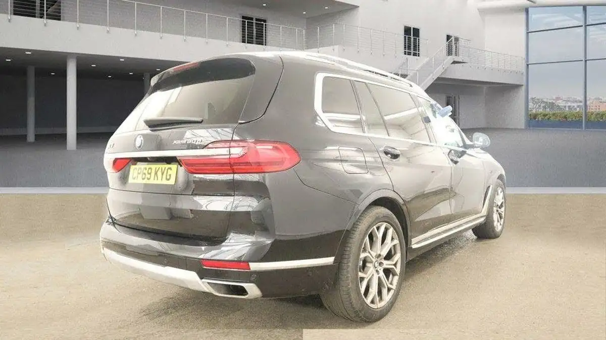 2020-bmw-x7-30td-xdrive30d-big-7