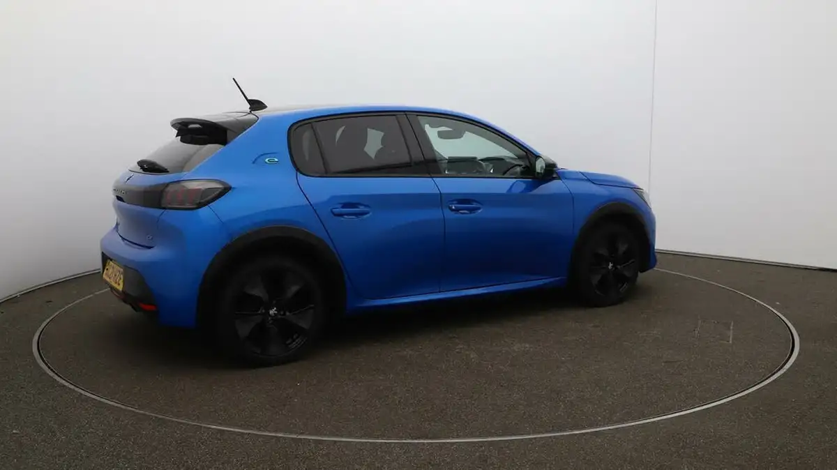2021-peugeot-208-e-gt-50kwh-big-45