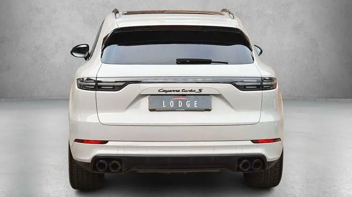 2020-porsche-cayenne-40-v8-turbo-s-e-hybrid-station-wagon-big-5
