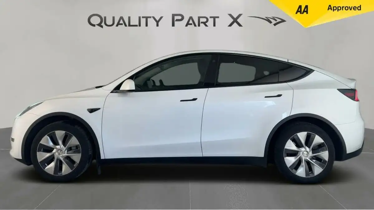 2023-tesla-model-y-e-long-range-big-5