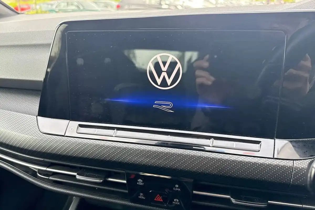 2022-volkswagen-golf-15-etsi-r-line-150ps-hatchback-big-42