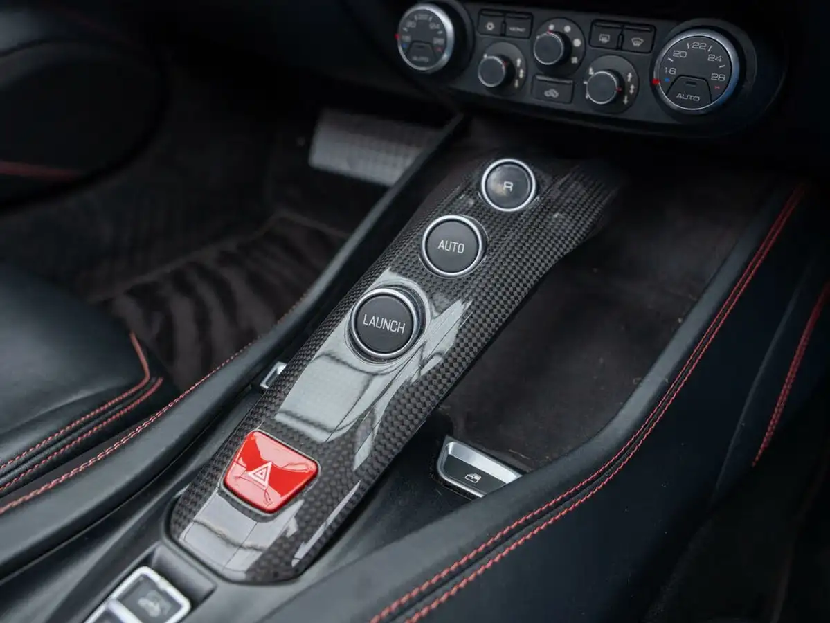 2015-ferrari-california-39-t-big-11