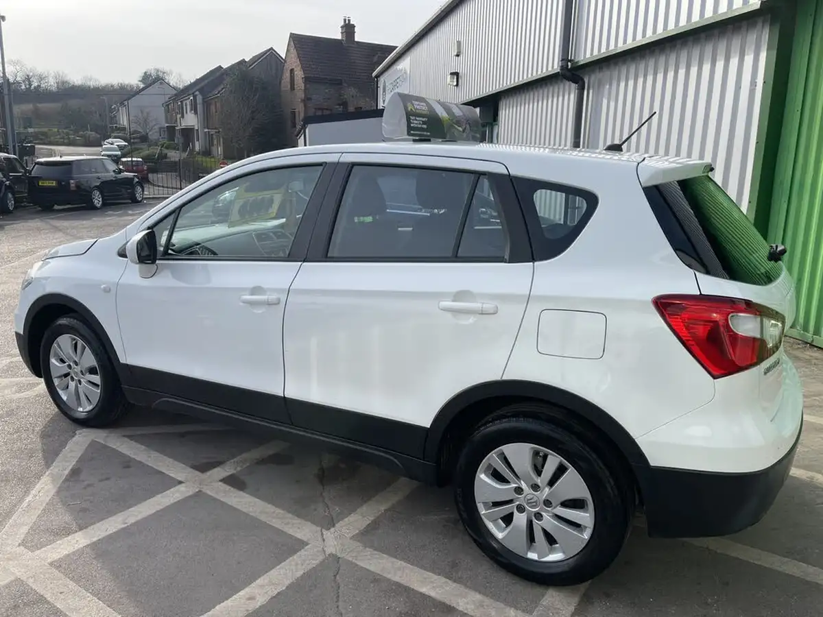 2015-suzuki-s-cross-16-sz3-big-4