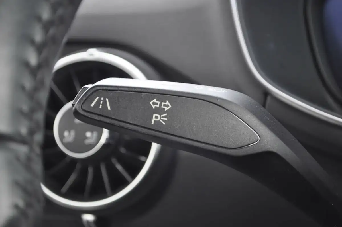 2015-audi-tt-coupe-20-tfsi-sport-ss-big-17