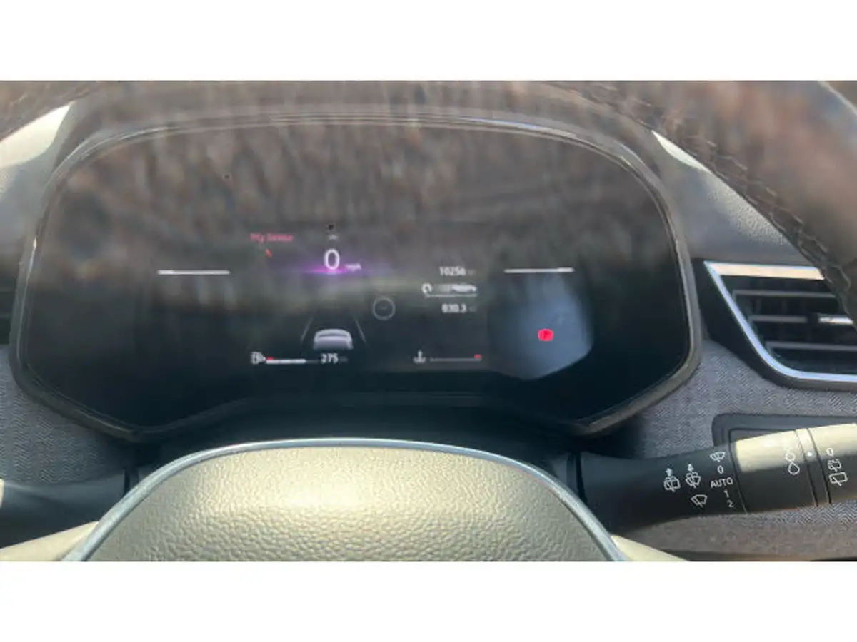 2024-renault-clio-10-tce-techno-big-17